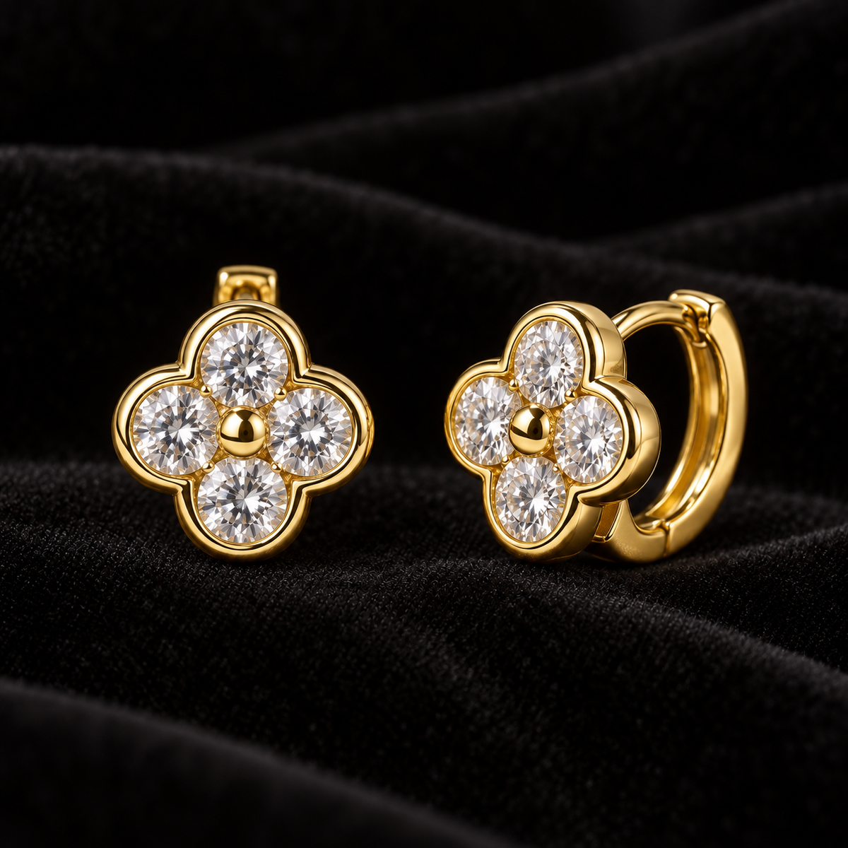 Boucles d’oreilles trèfle en moissanite plaquées or 14 carats | JOYA